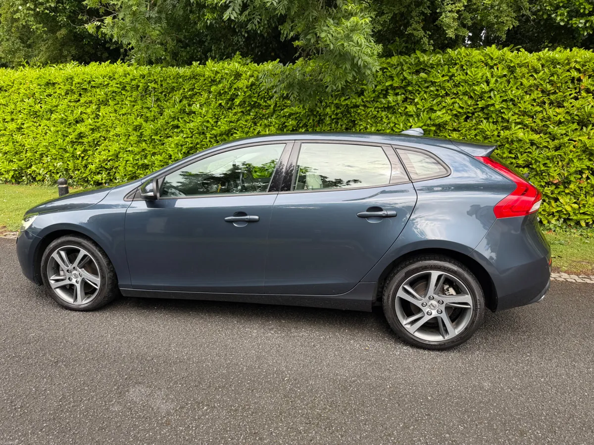2018 Volvo V40 D4 Momentum – €12950 - Image 6
