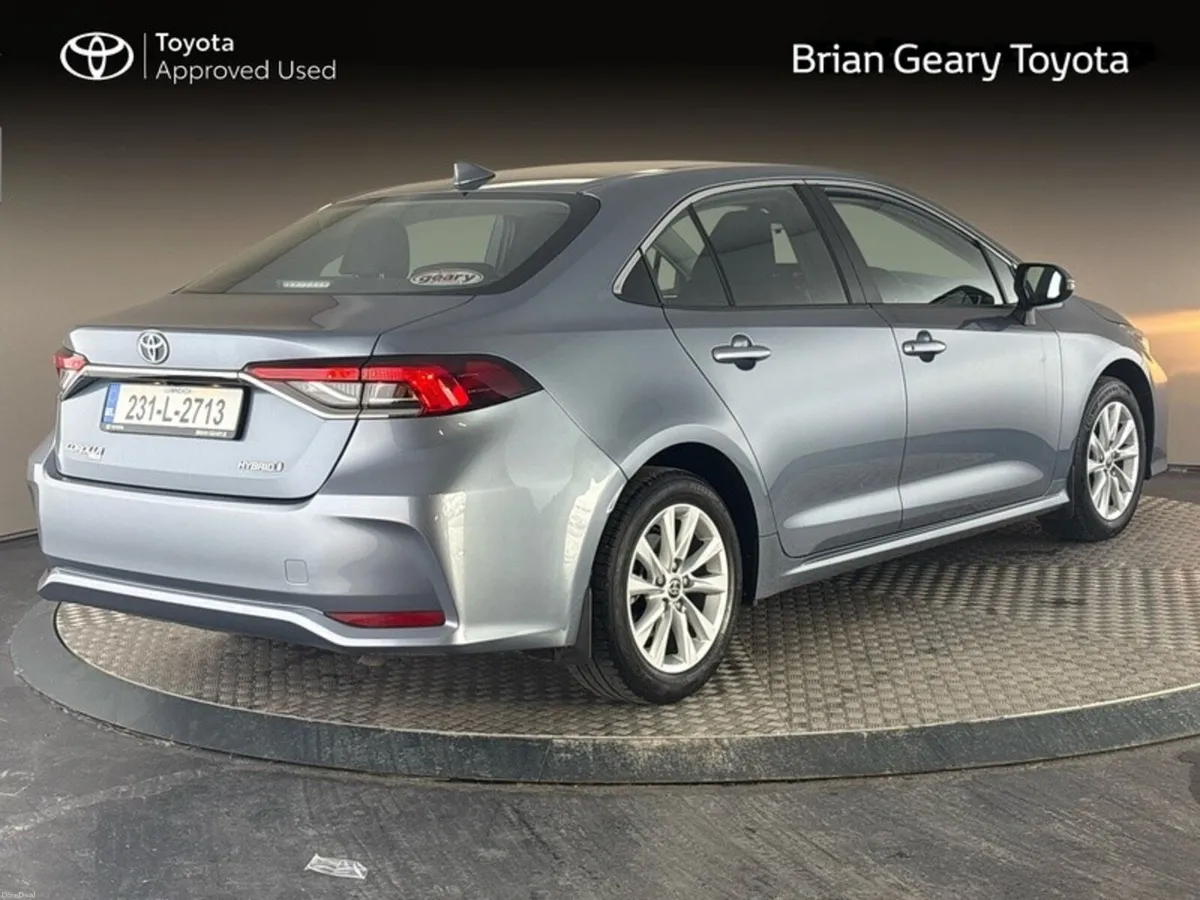 Toyota Corolla HYBRID LUNA SALOON - Image 2