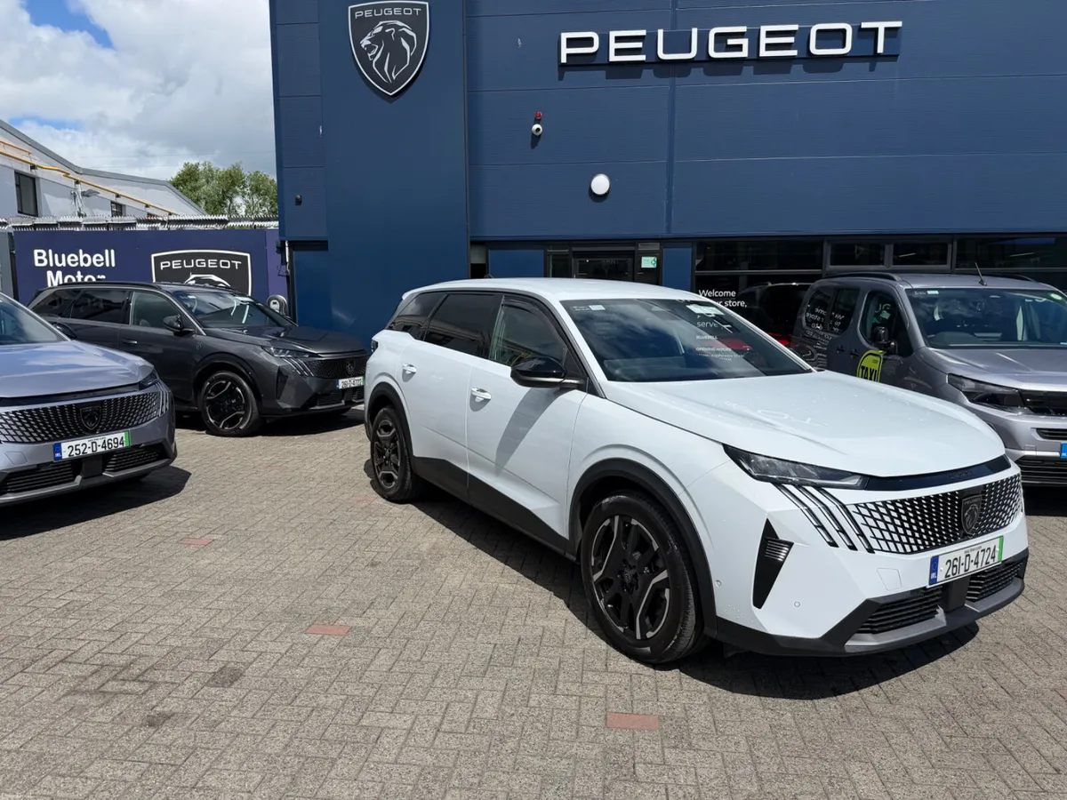 2026 Peugeot 5008 eAllure - Image 2