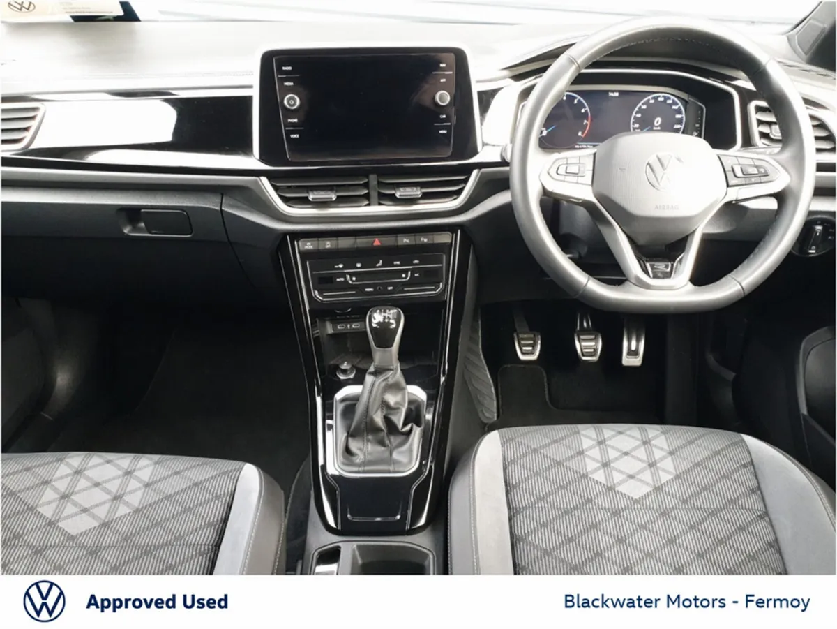 Volkswagen T-Roc 1.0TSI 110BHP R-LINE WITH REAR VI - Image 2