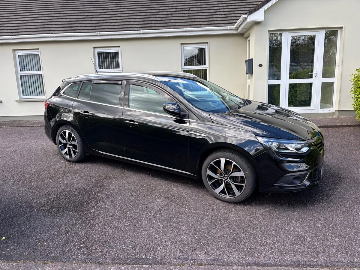 Renault Megane Sports Tourer - Image 2