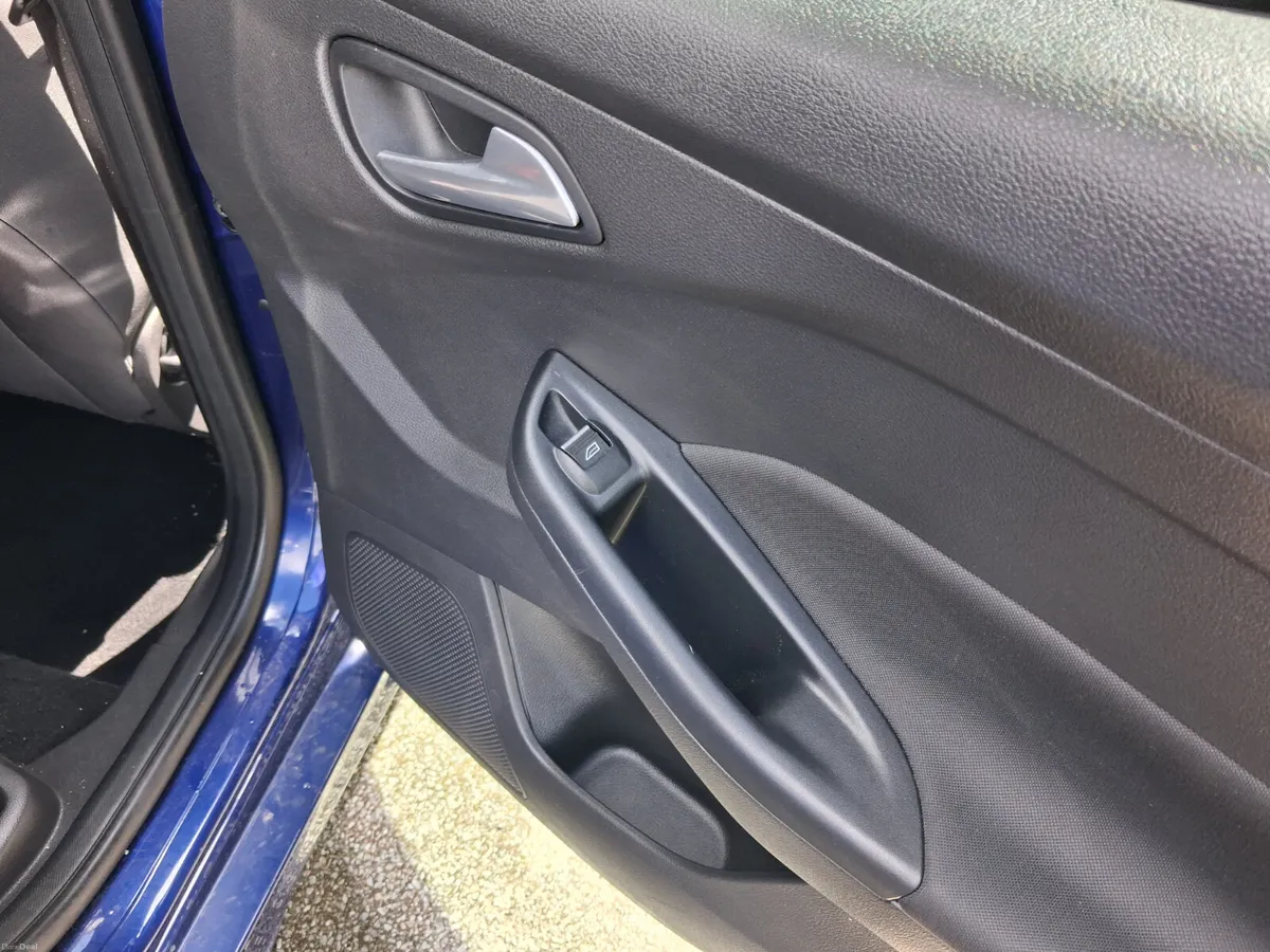Ford Focus ST Line X 1.0 Petrol - Image 3