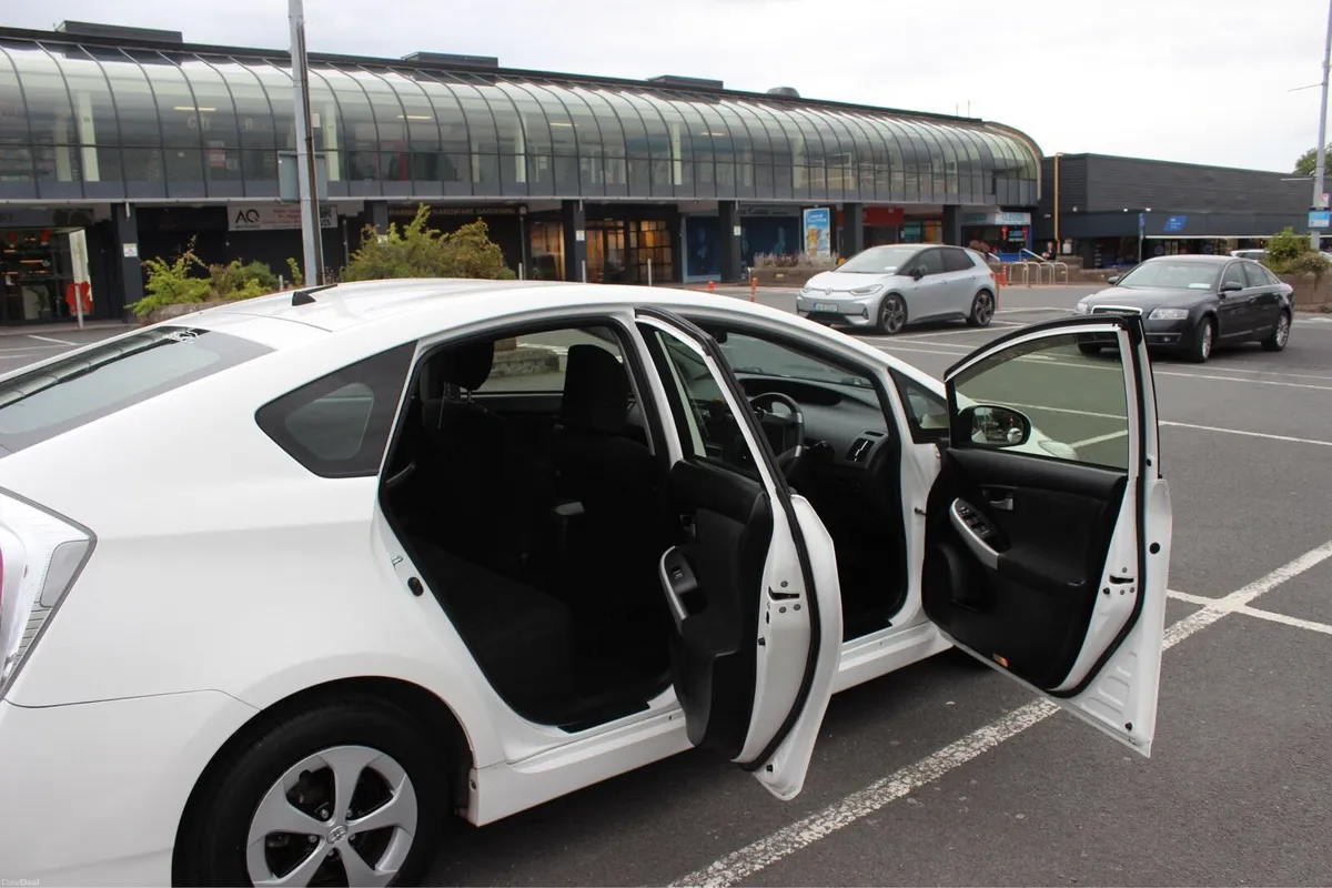Toyota Prius 2012 1.8 Hybrid Petrol - Image 5