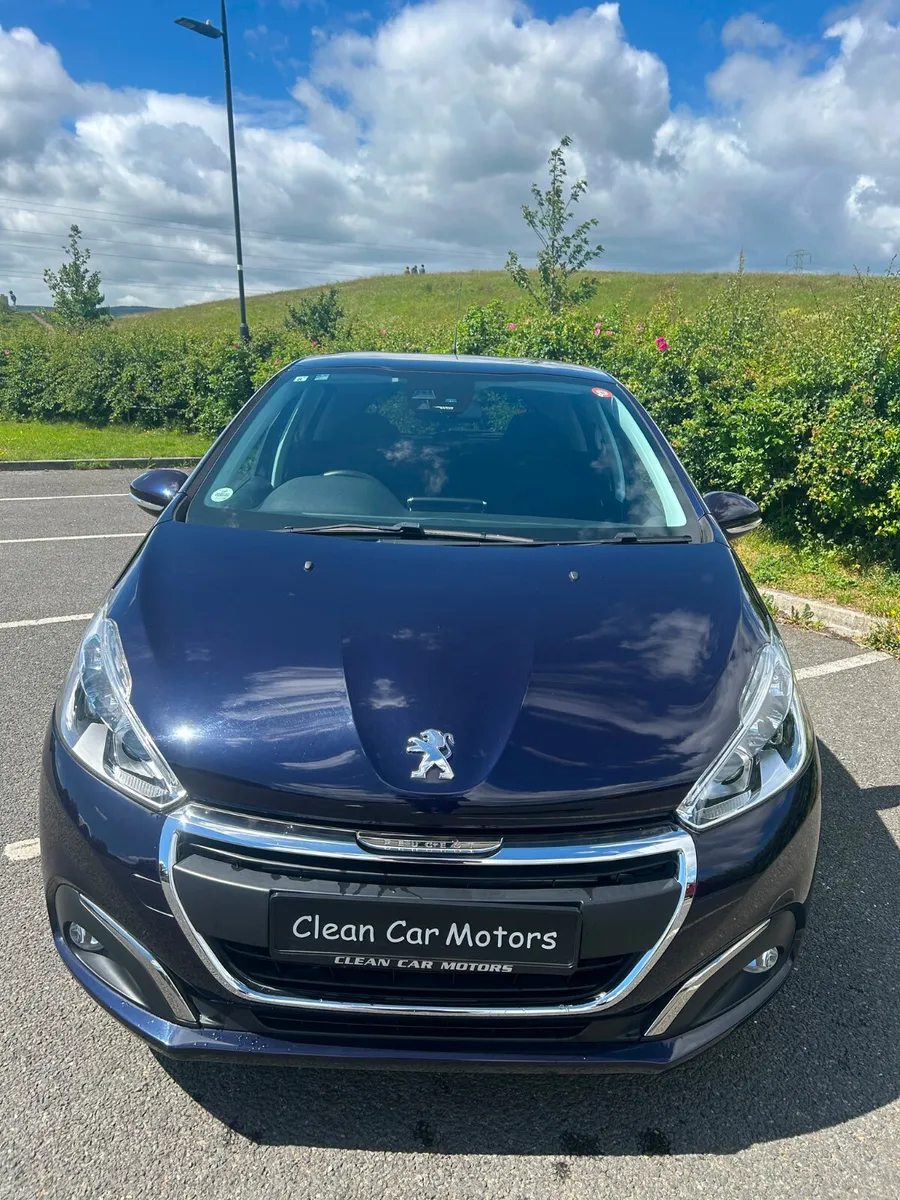 PEUGEOT 208 2017 1.2 PETROL AUTOMATIC - Image 4