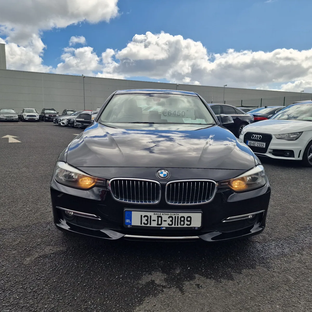 BMW 3-Series  318D LUXURY - Image 2