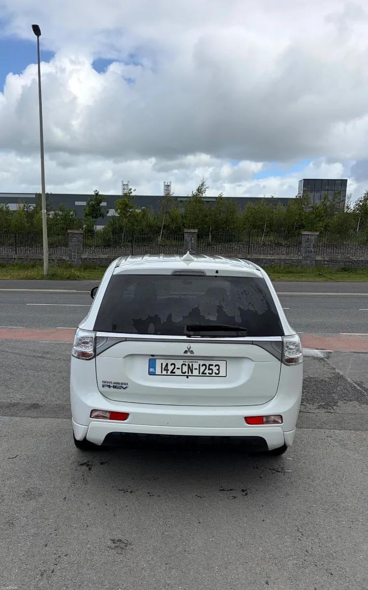 2014 Mitsubishi Outlander PHEV HIGH SPEC - Image 6