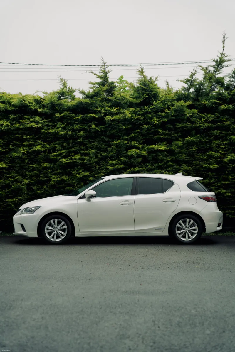 Lexus CT 200h 1.8 Hybrid 2017 - Image 2