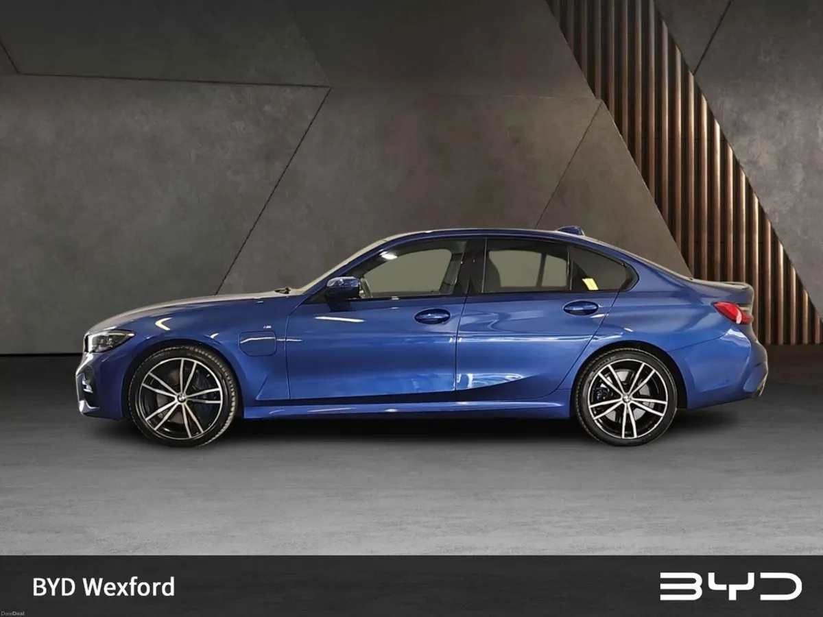 BMW 3-Series 330e M Sport Auto Pro Edition - Image 4