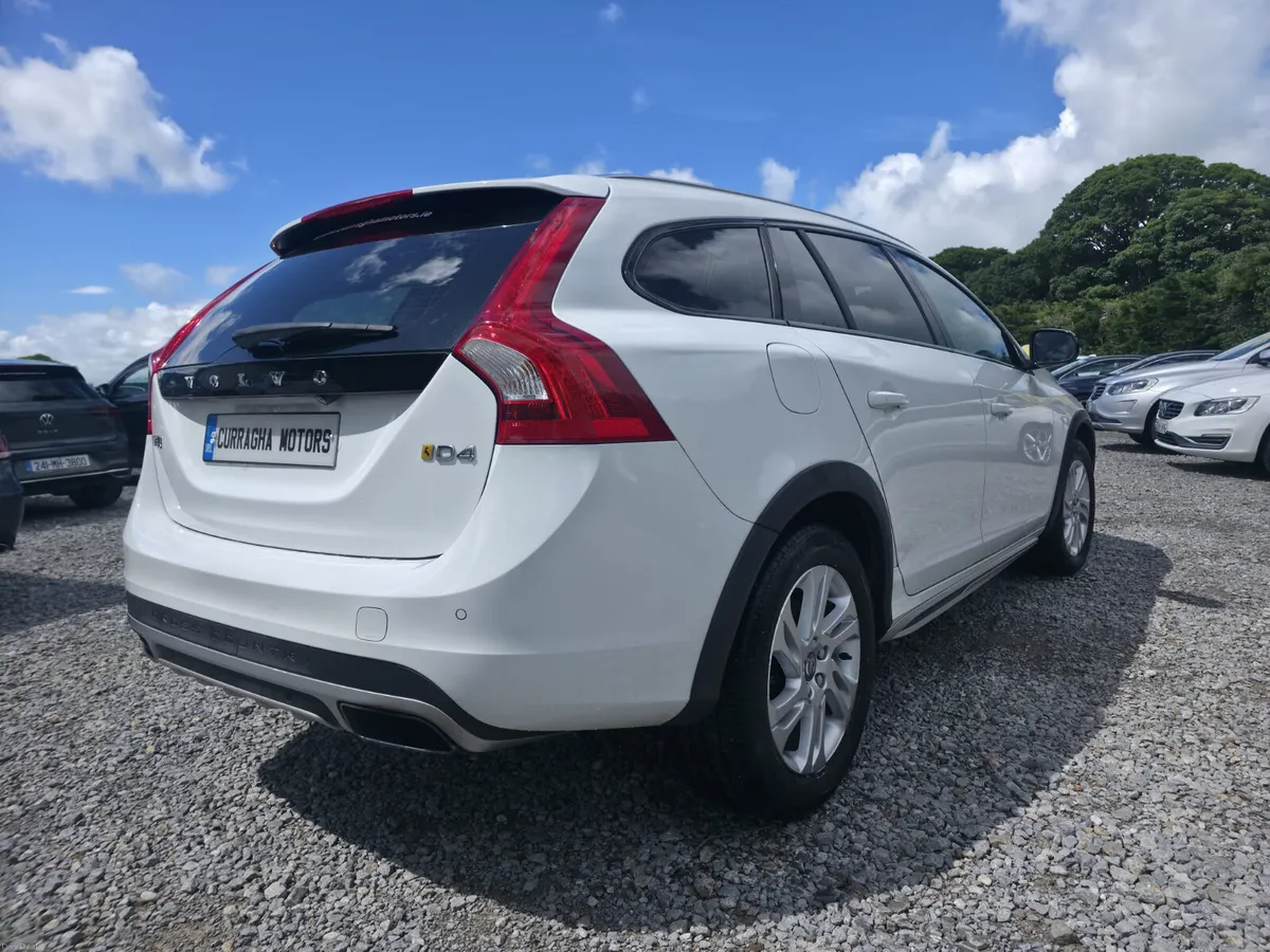 2017 Volvo V60 Cross Country D4 SE Automatic - Image 5