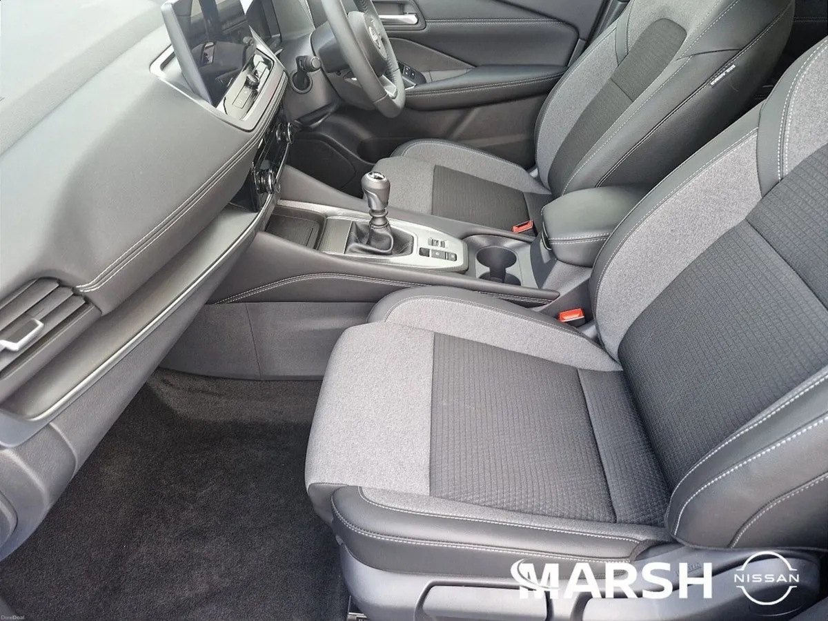 Nissan Qashqai 1.3 PET MILD HYBRID SV PREMIUM - Image 4
