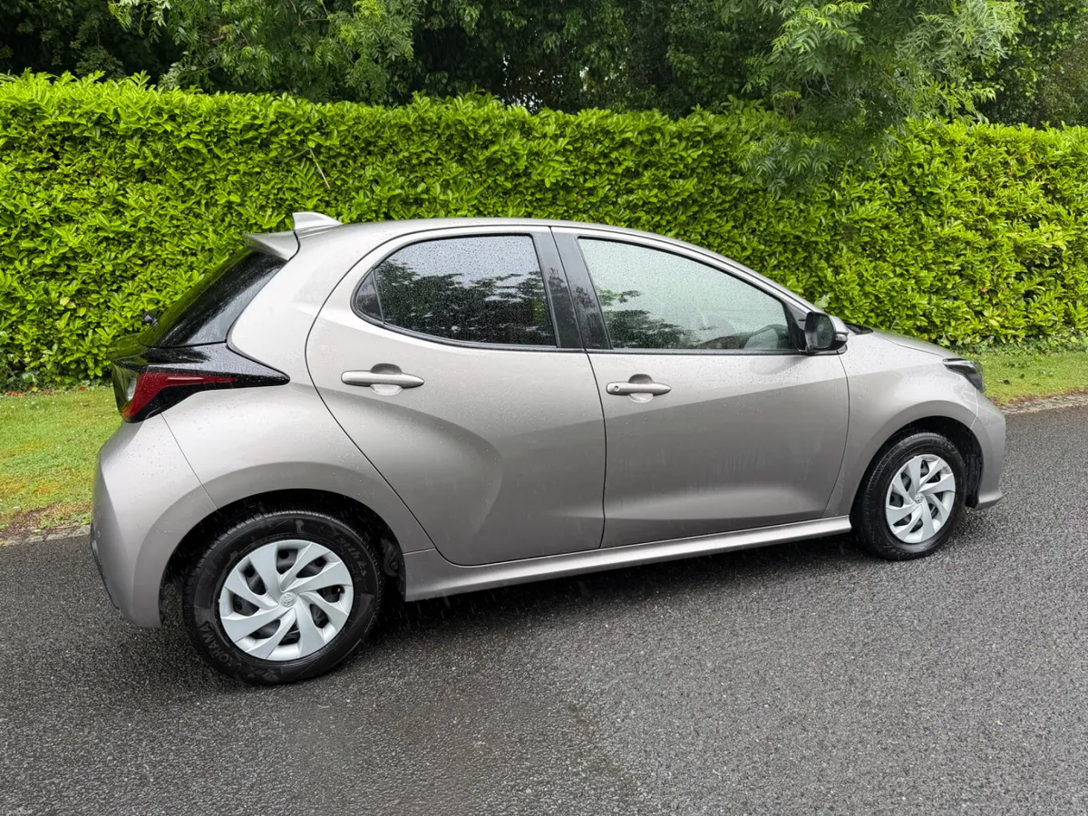 2021 Toyota Yaris Hybrid - Immaculate €11750 - Image 3