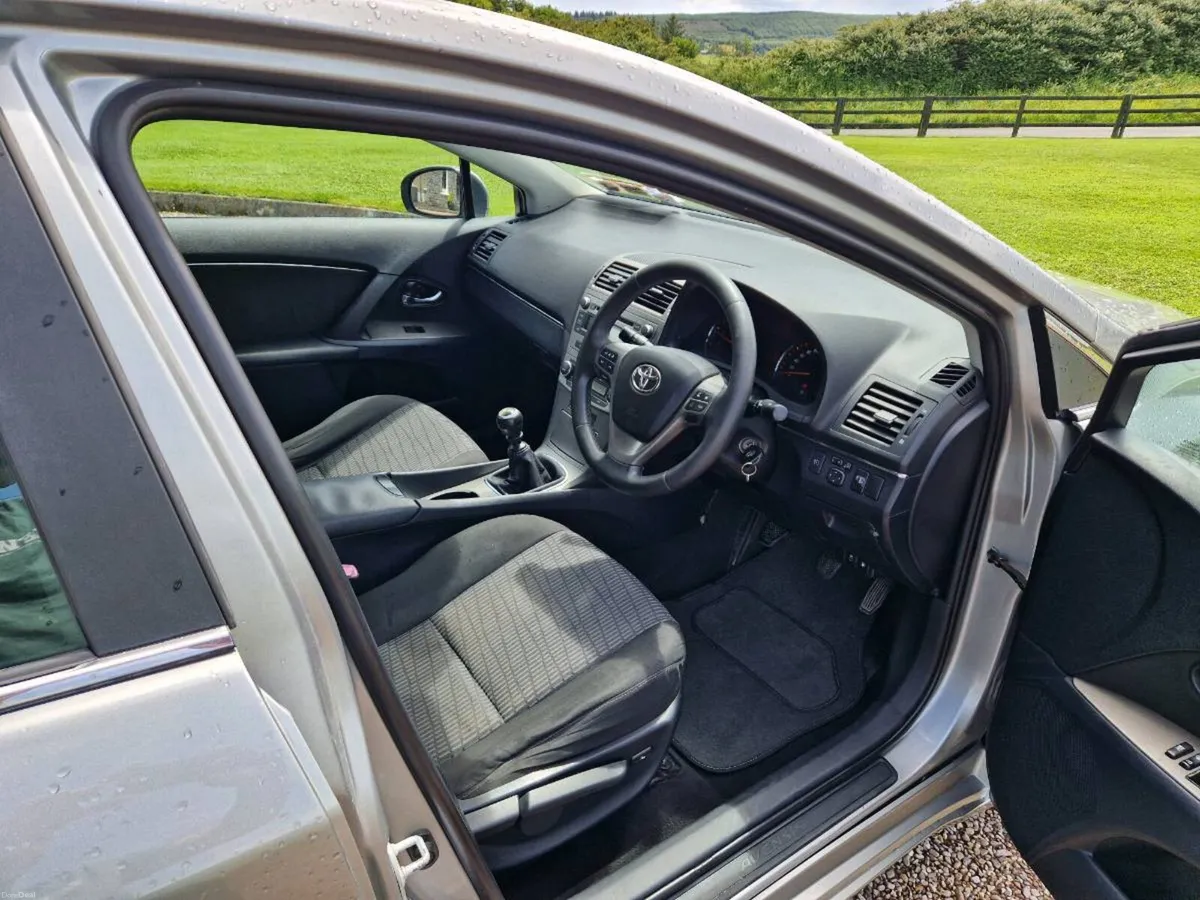 Toyota Avensis - Image 4