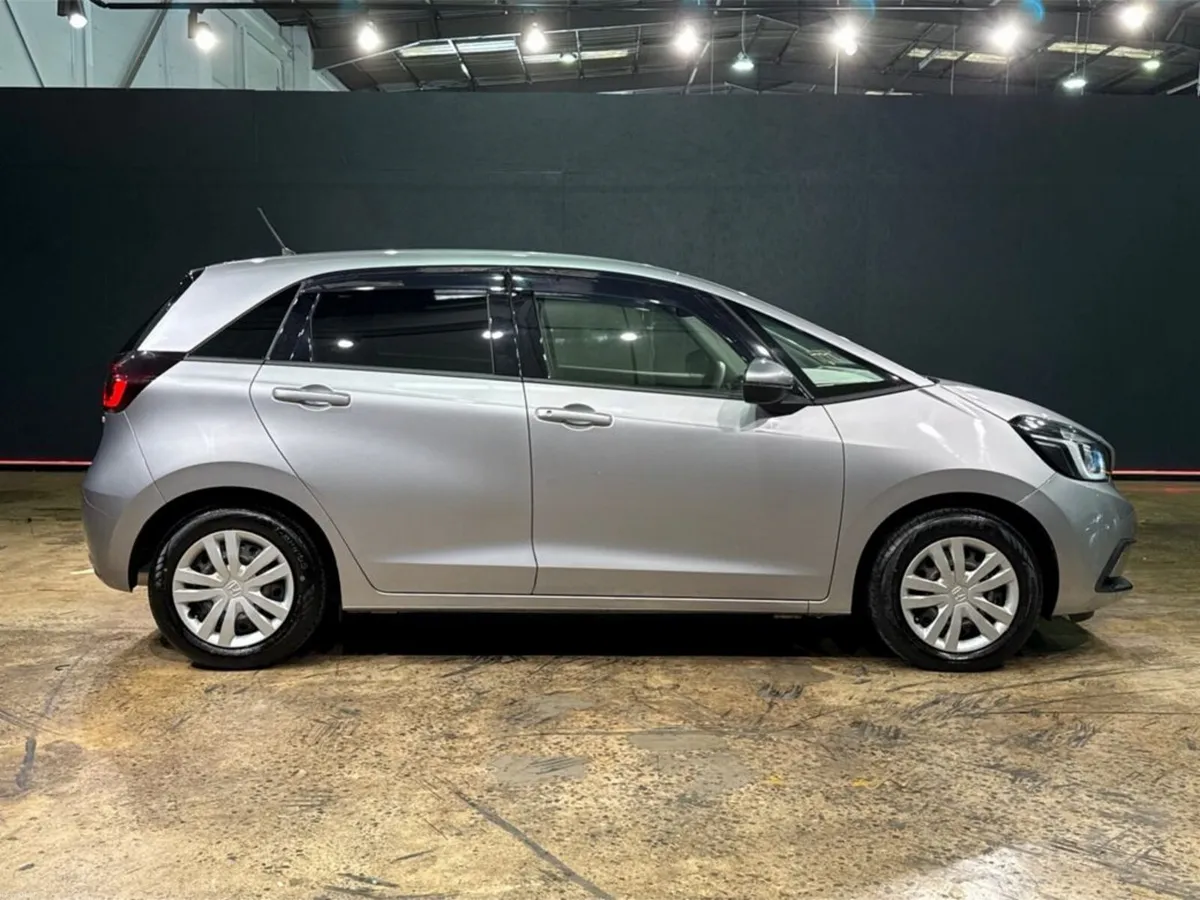 Honda Fit 1.5 HYBRID-E HEV - STABILITY CONTROL - P - Image 3