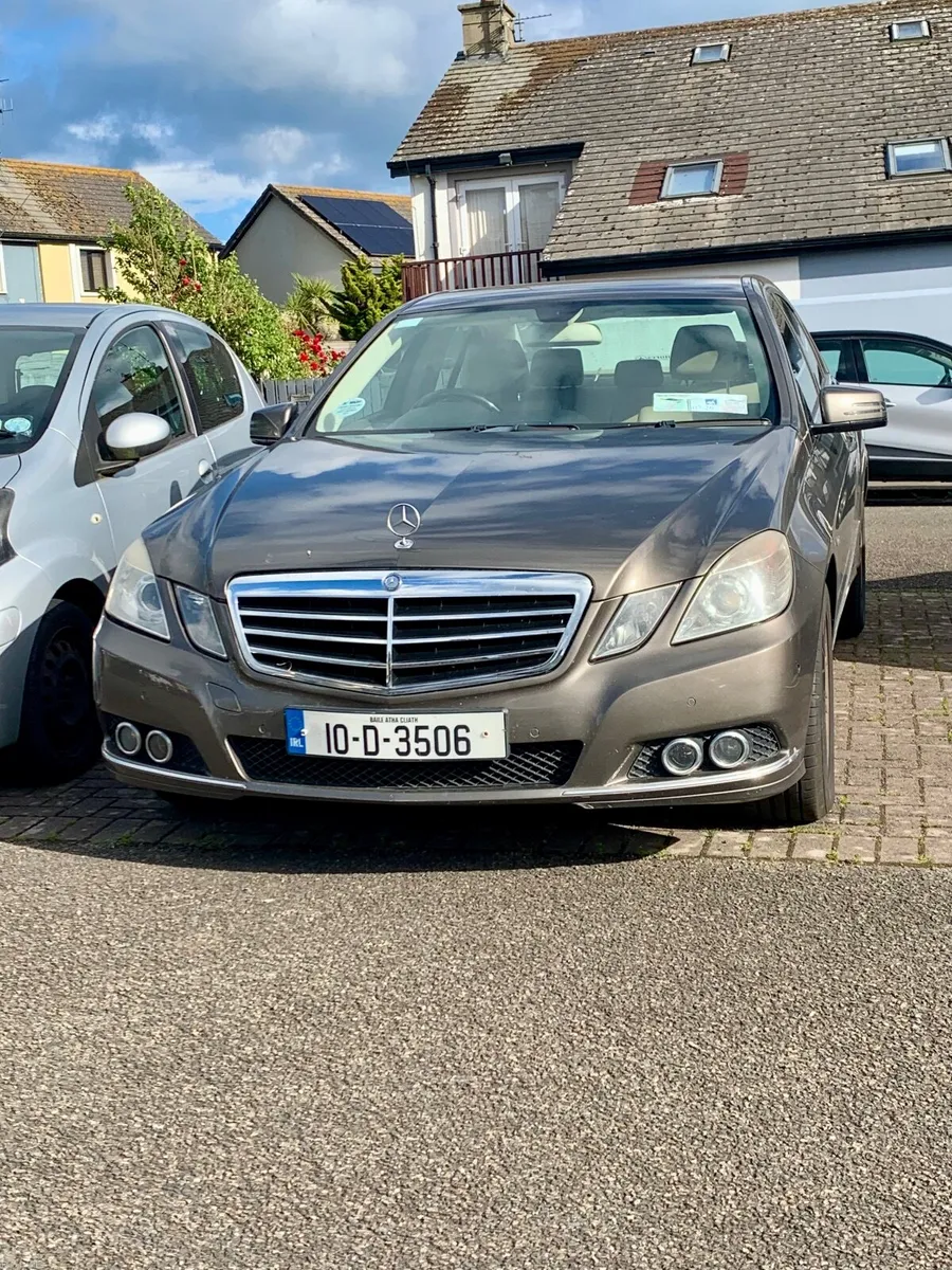 Mercedes-Benz E-Class 2010 - Image 3