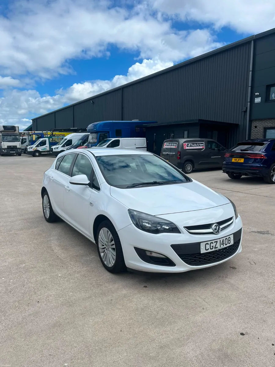 April 2016 Vauxhall Astra Excite 1.4 - Image 1