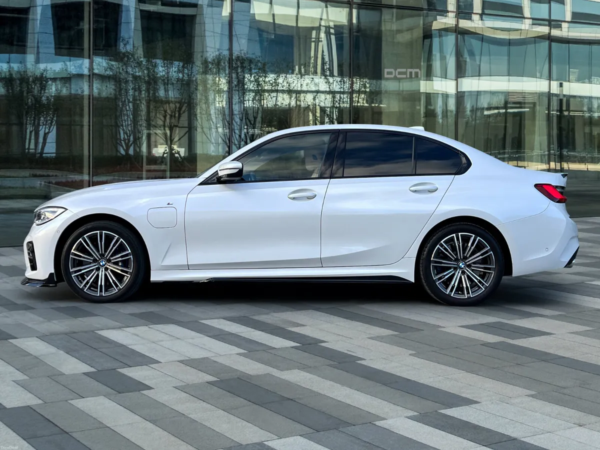 BMW 330e G20 M Sport iPerformance - Image 3
