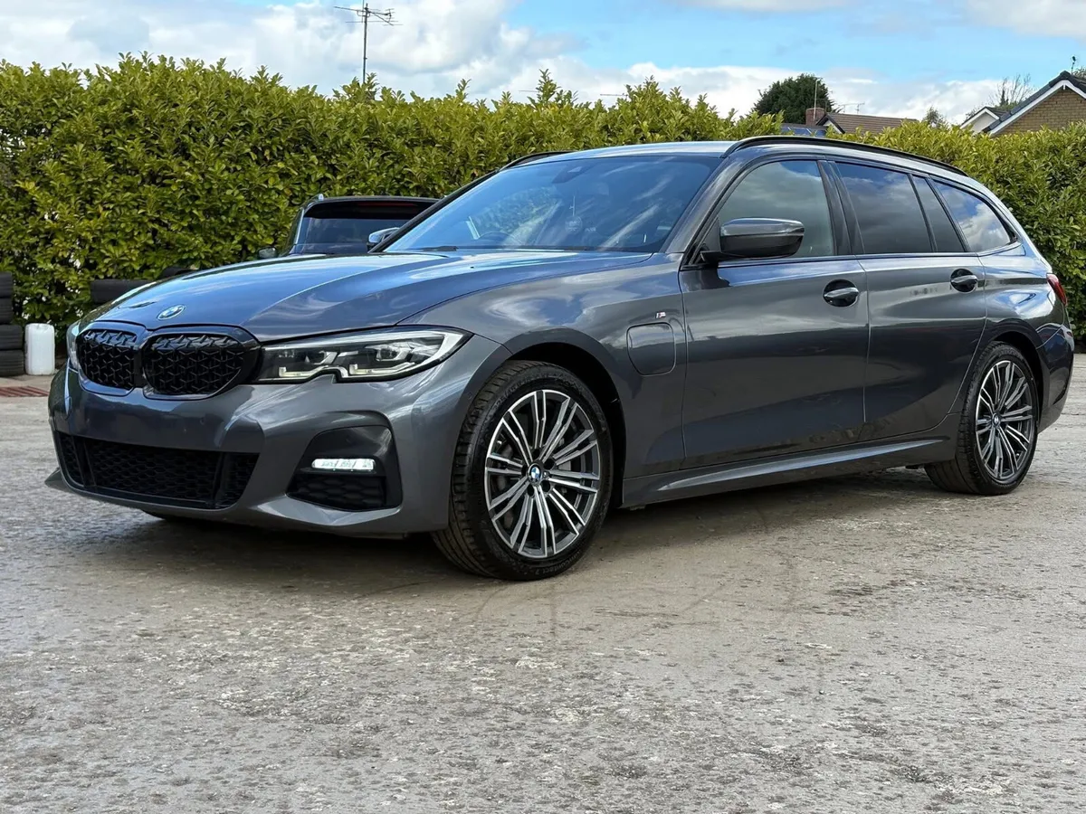 2021 BMW ESTATE 330 M SPORT AUTO HYBRID - Image 3