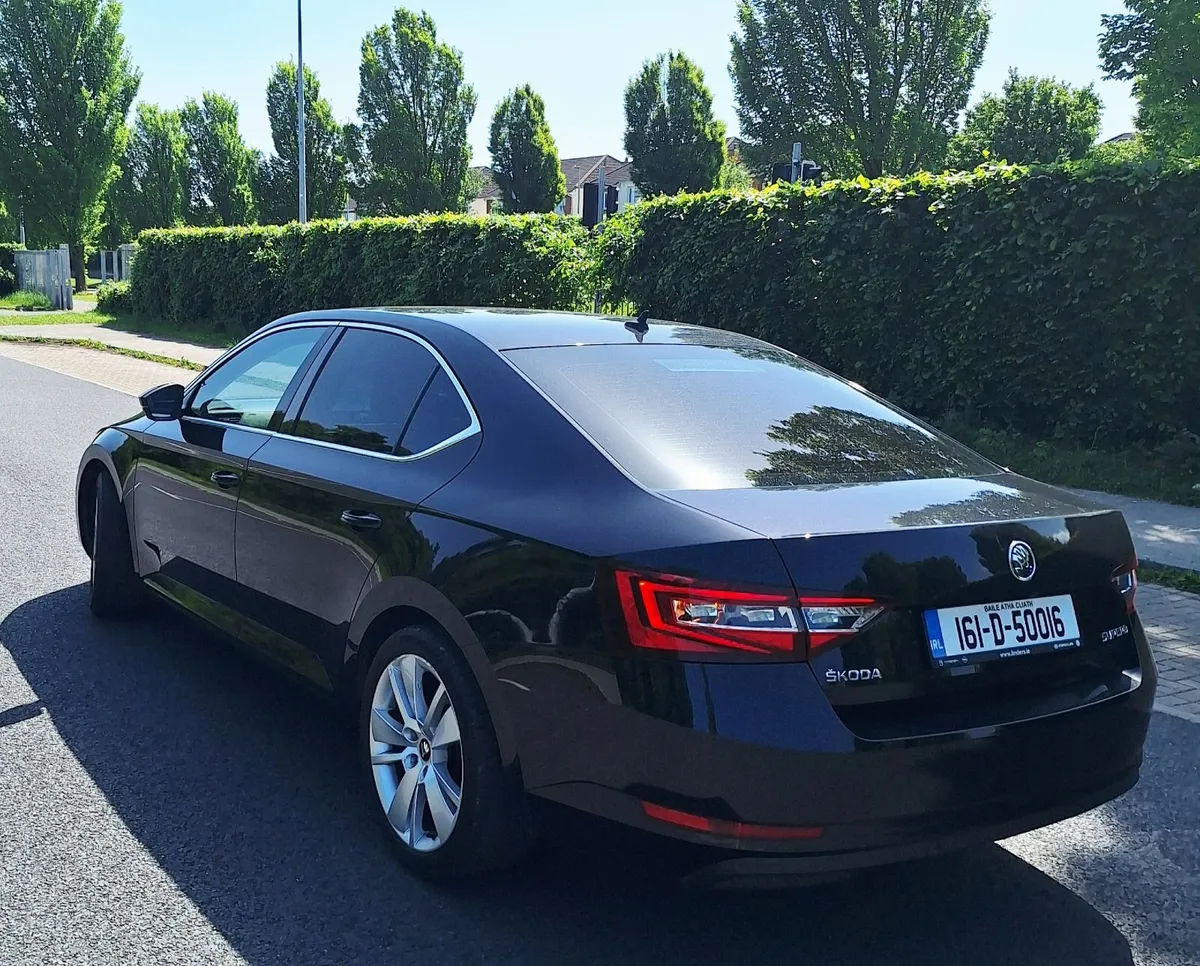 Skoda Superb 190 BHP  SEL EXECUTIVE - Image 4