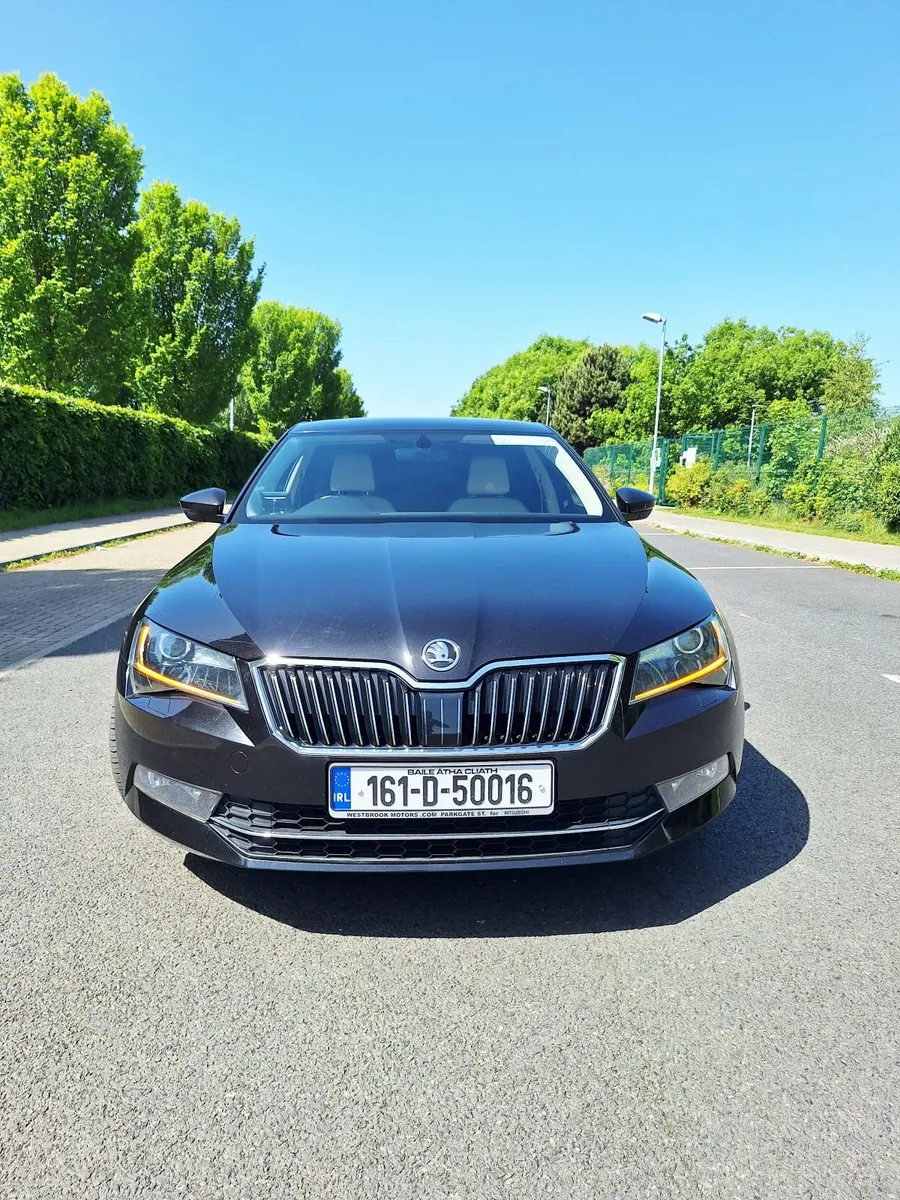 Skoda Superb 190 BHP SEL EXECUTIVE 1 - Image 2