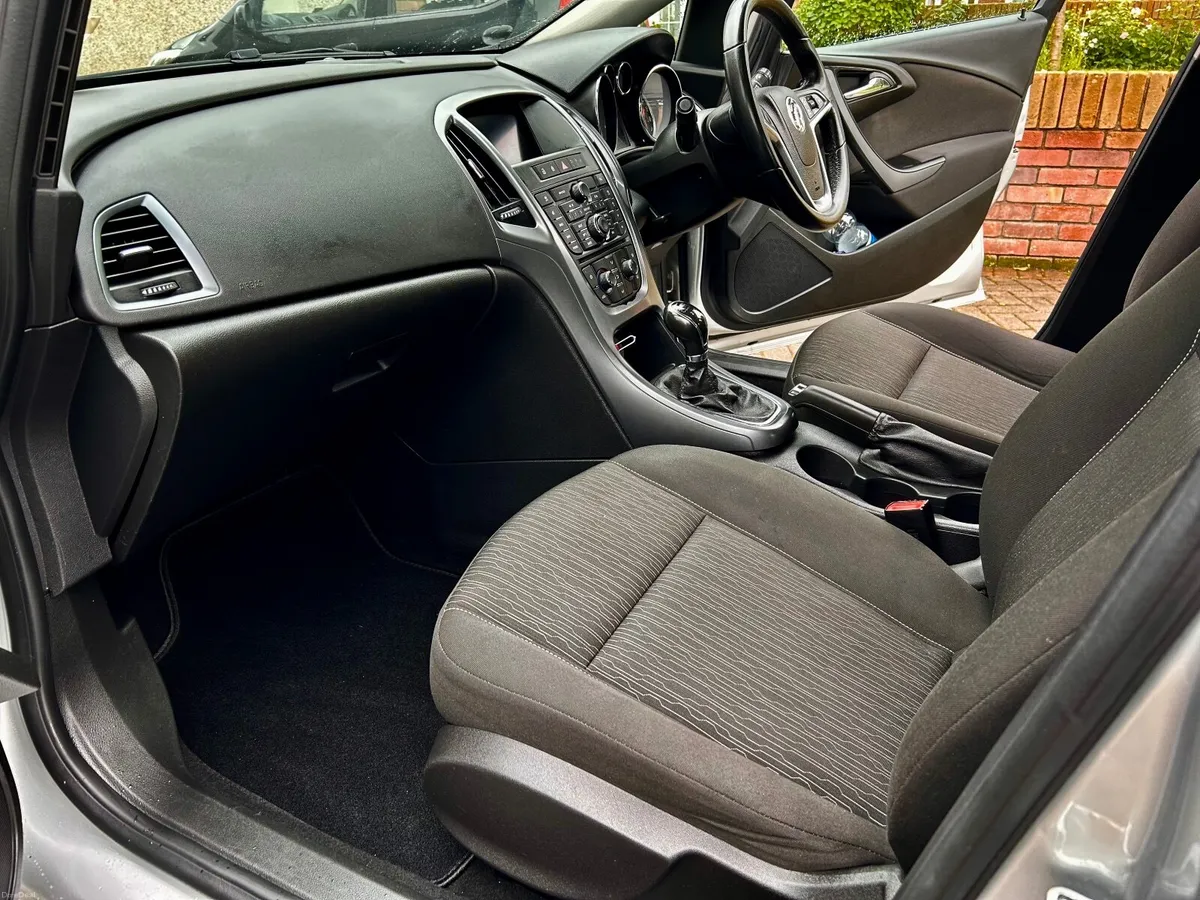 Vauxhall Astra 2015 - Image 3