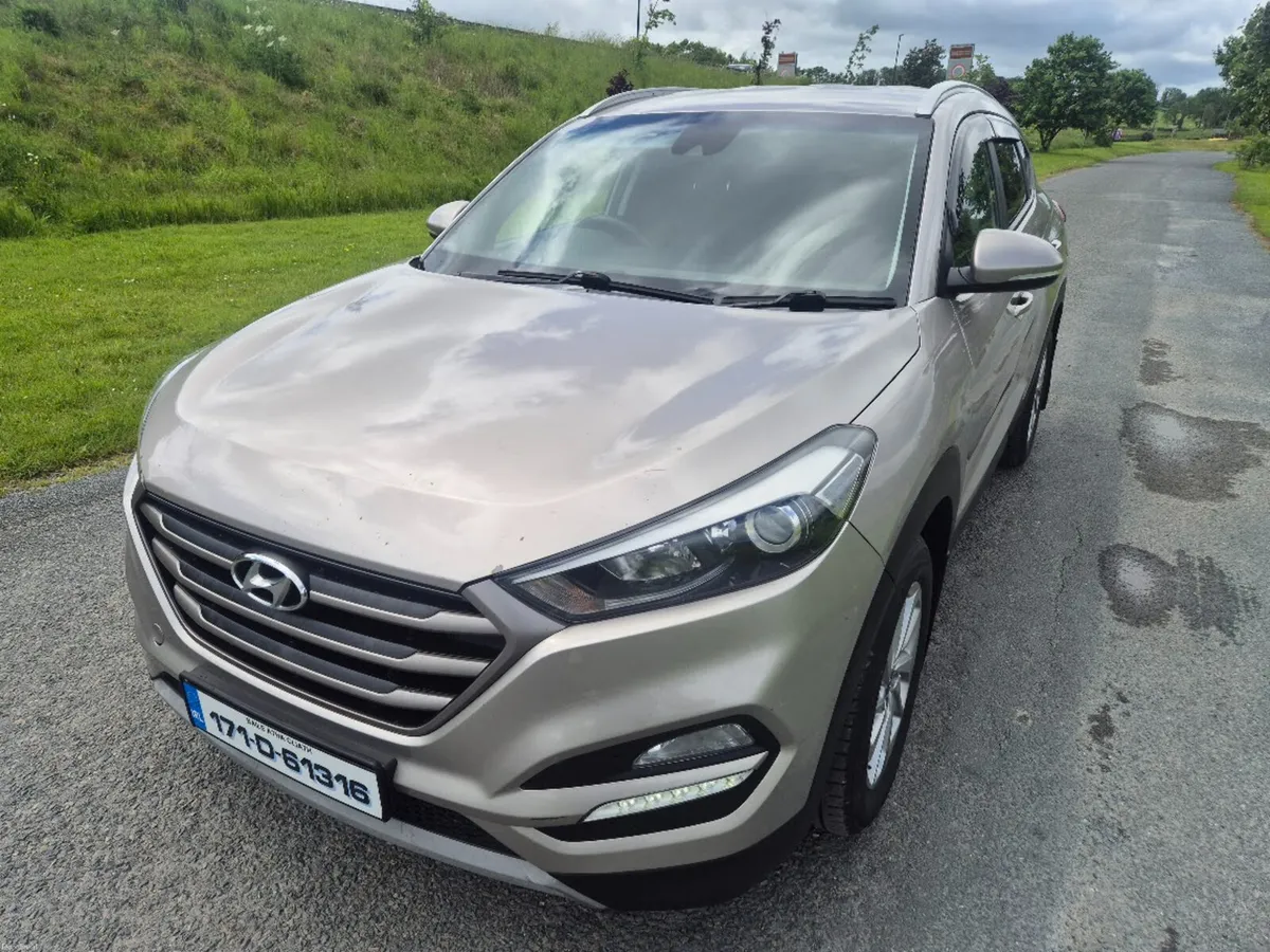 2017 (171) Hyundai Tucson 1.7 SE 116PS 5DR CRDI - Image 3