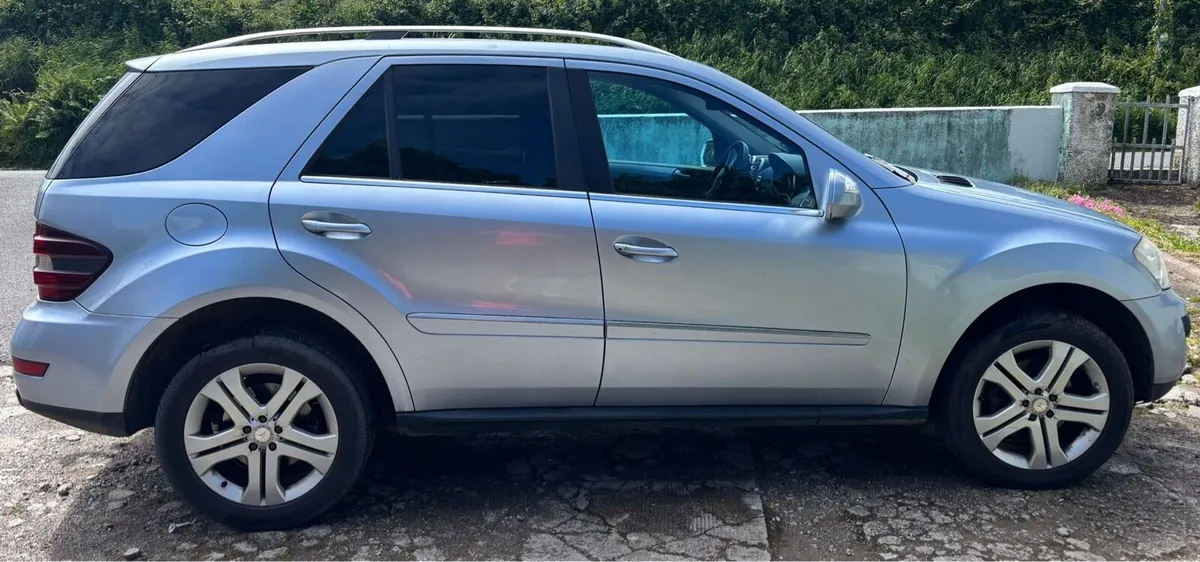 2010 Mercedes ML280 - Image 1