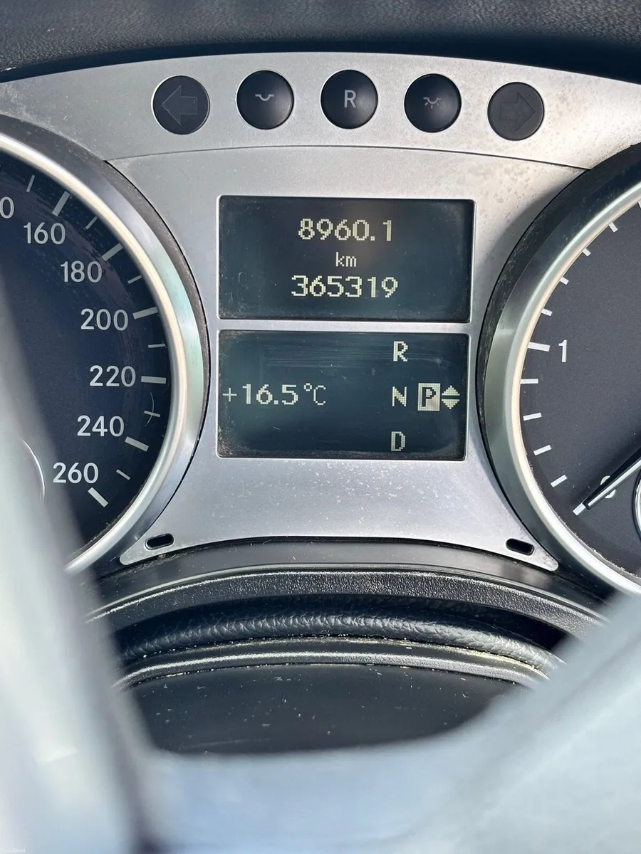 2010 Mercedes ML280 - Image 3