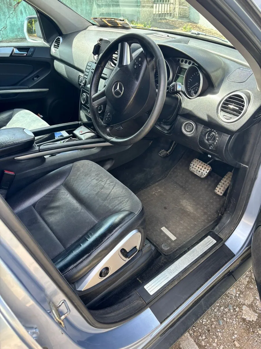 2010 Mercedes ML280 - Image 5
