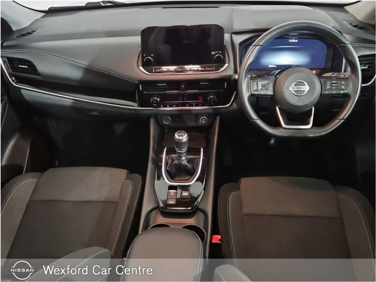 Nissan Qashqai 1.3 SV PREMIUM LOW KM - Image 4
