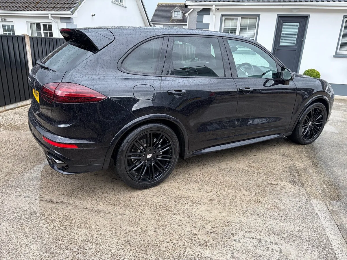 Porsche cayenne - Image 3