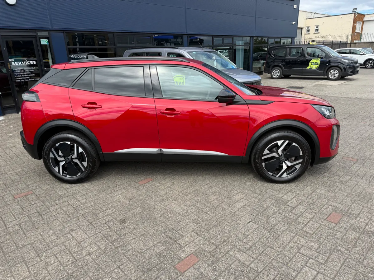 2025 Peugeot 2008 Allure 1.2 manual - Image 3