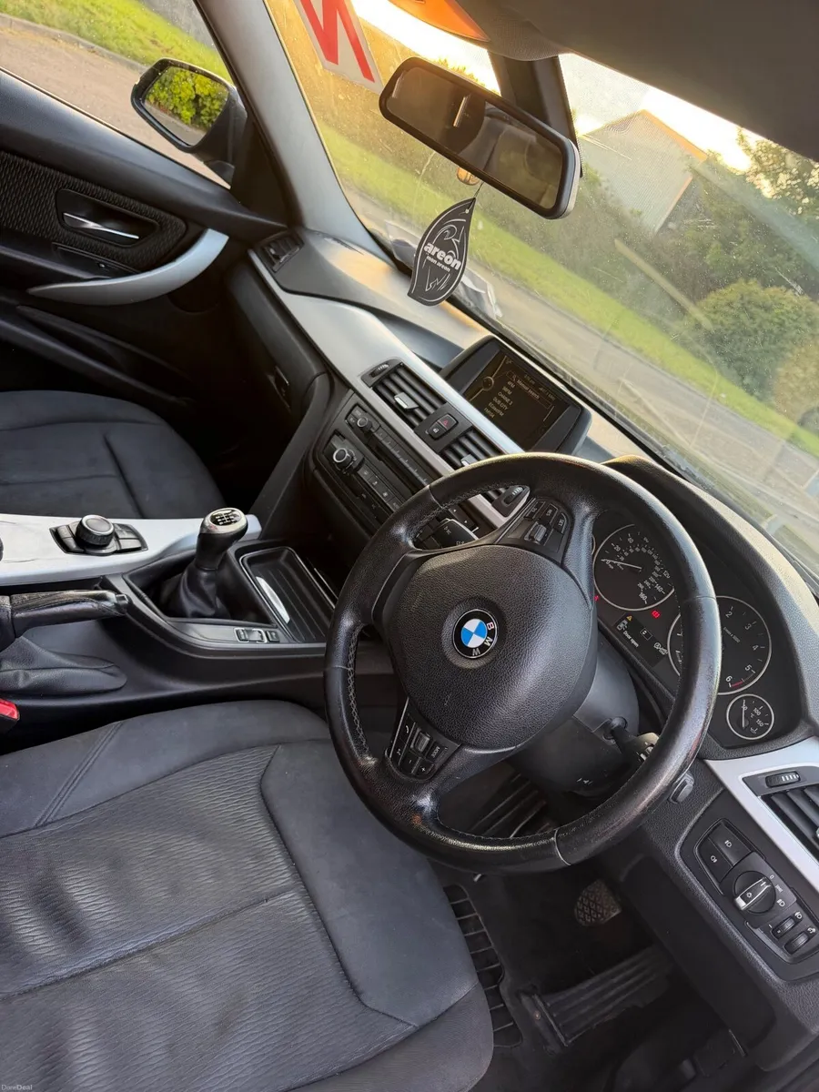 BMW 3-Series 2013 - Image 4
