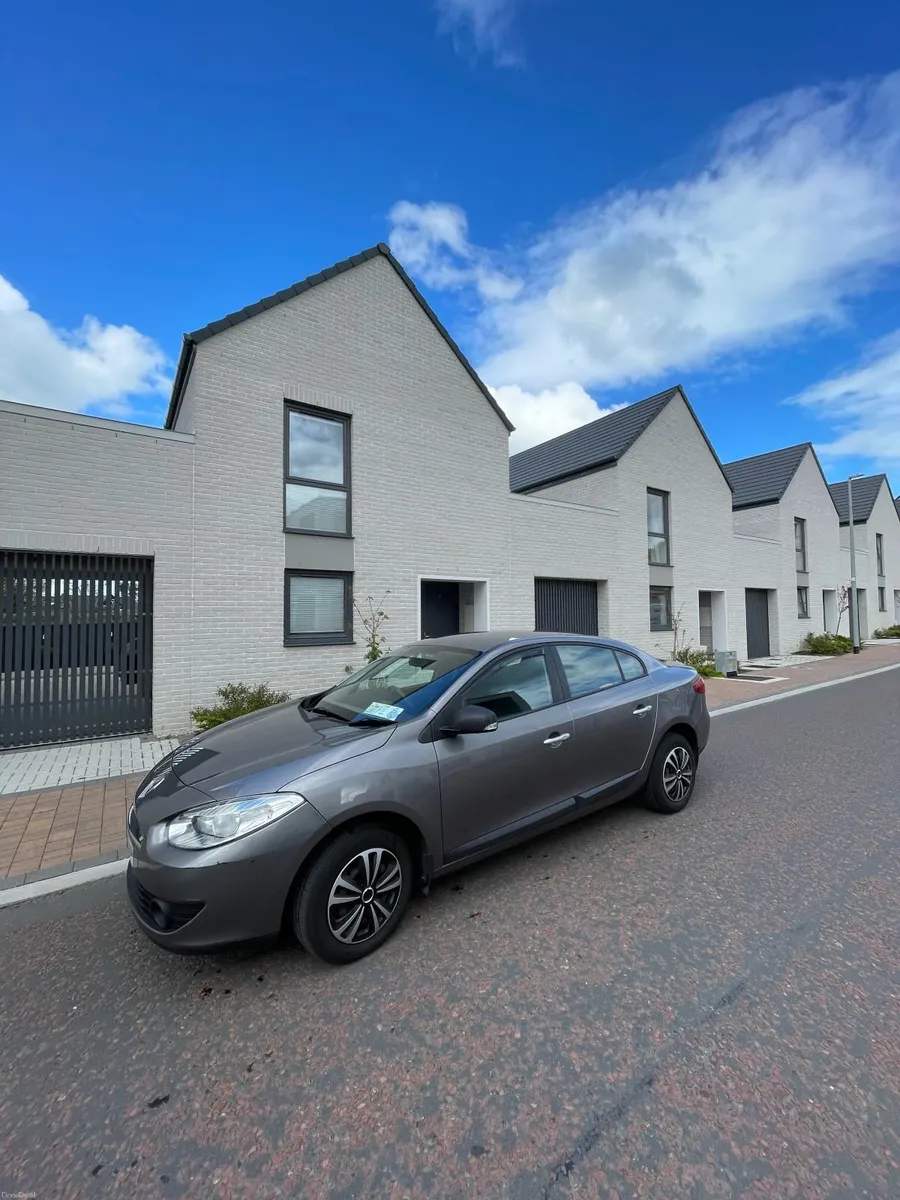 Renault Fluence 2012 - Image 1