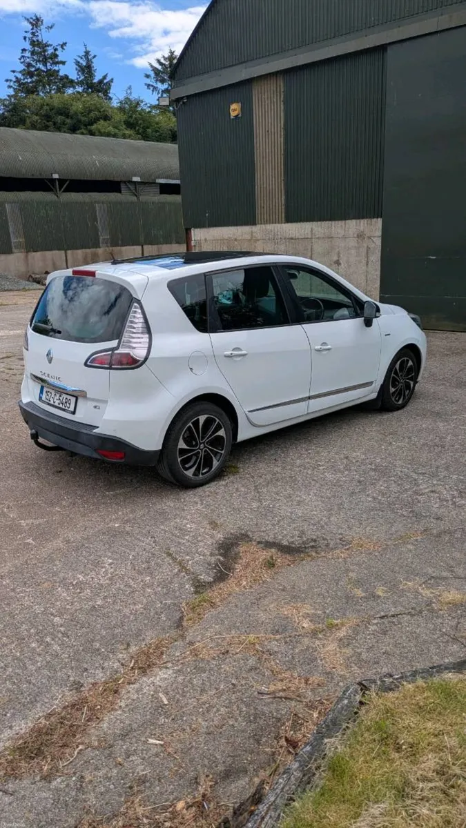 Car - Image 2