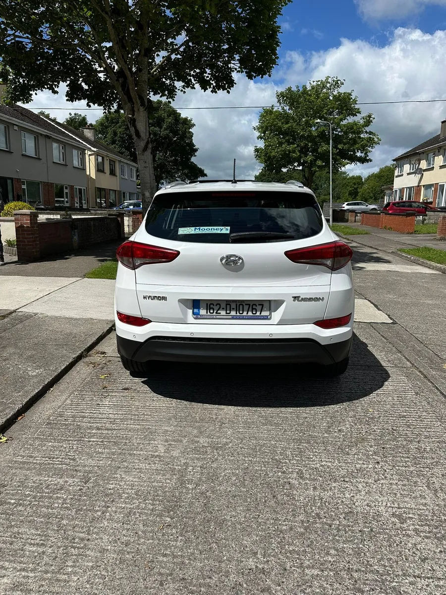 Car - Image 3