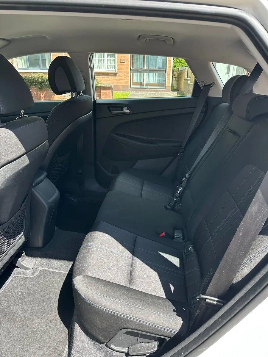 Car - Image 4