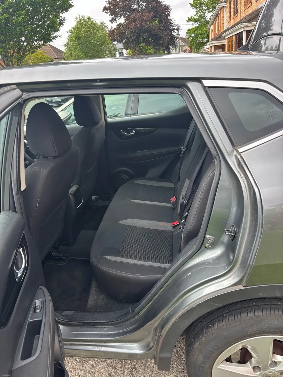 Car - Image 4