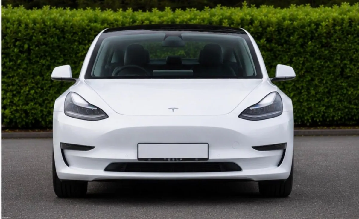 Tesla Model 3 2022 - Image 4