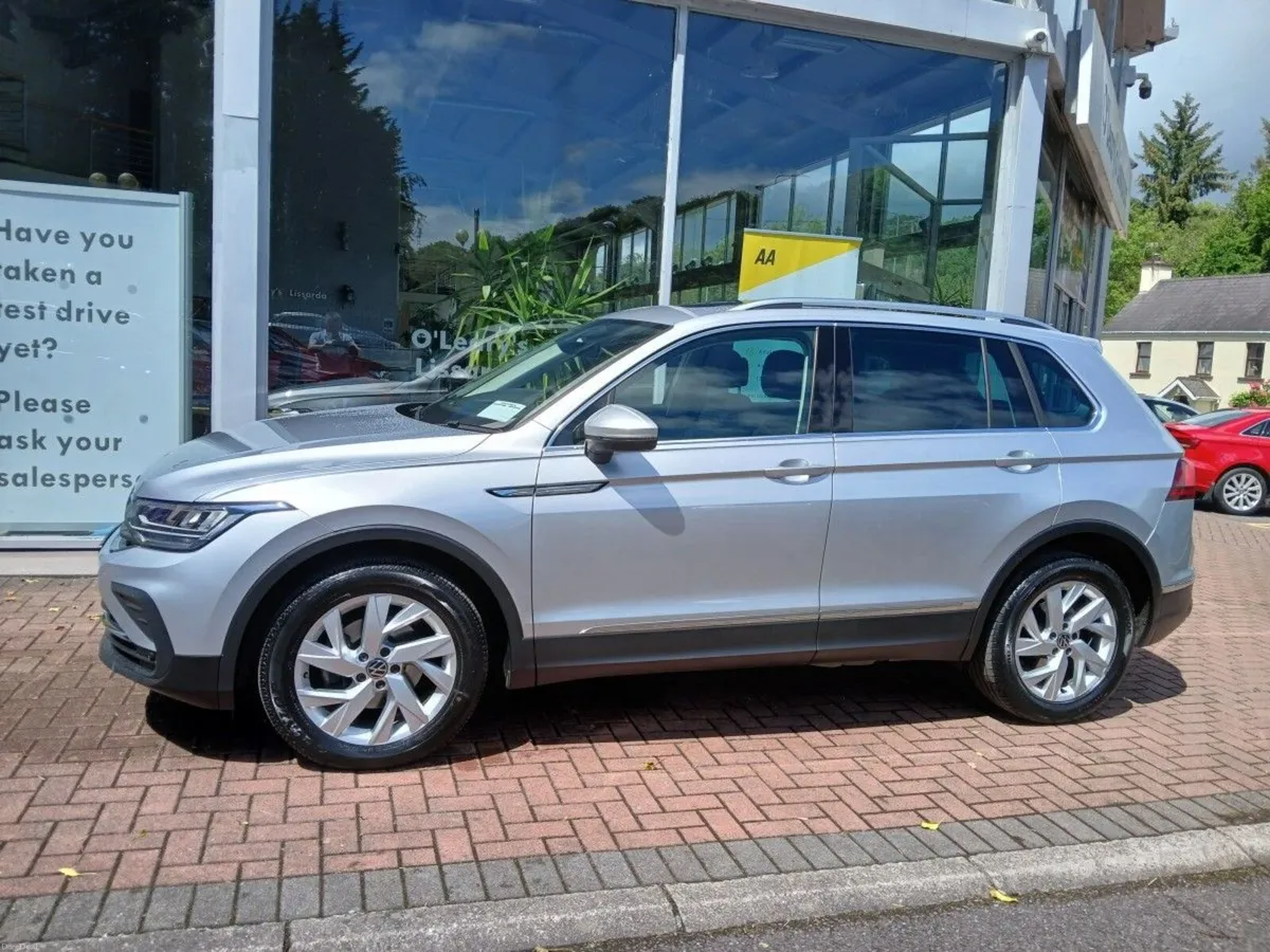 Volkswagen Tiguan 2.0 TDI 122HP Life, 1 Owner,Sunr - Image 6