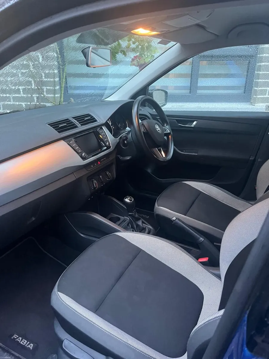 Skoda Fabia 2017 - Image 2