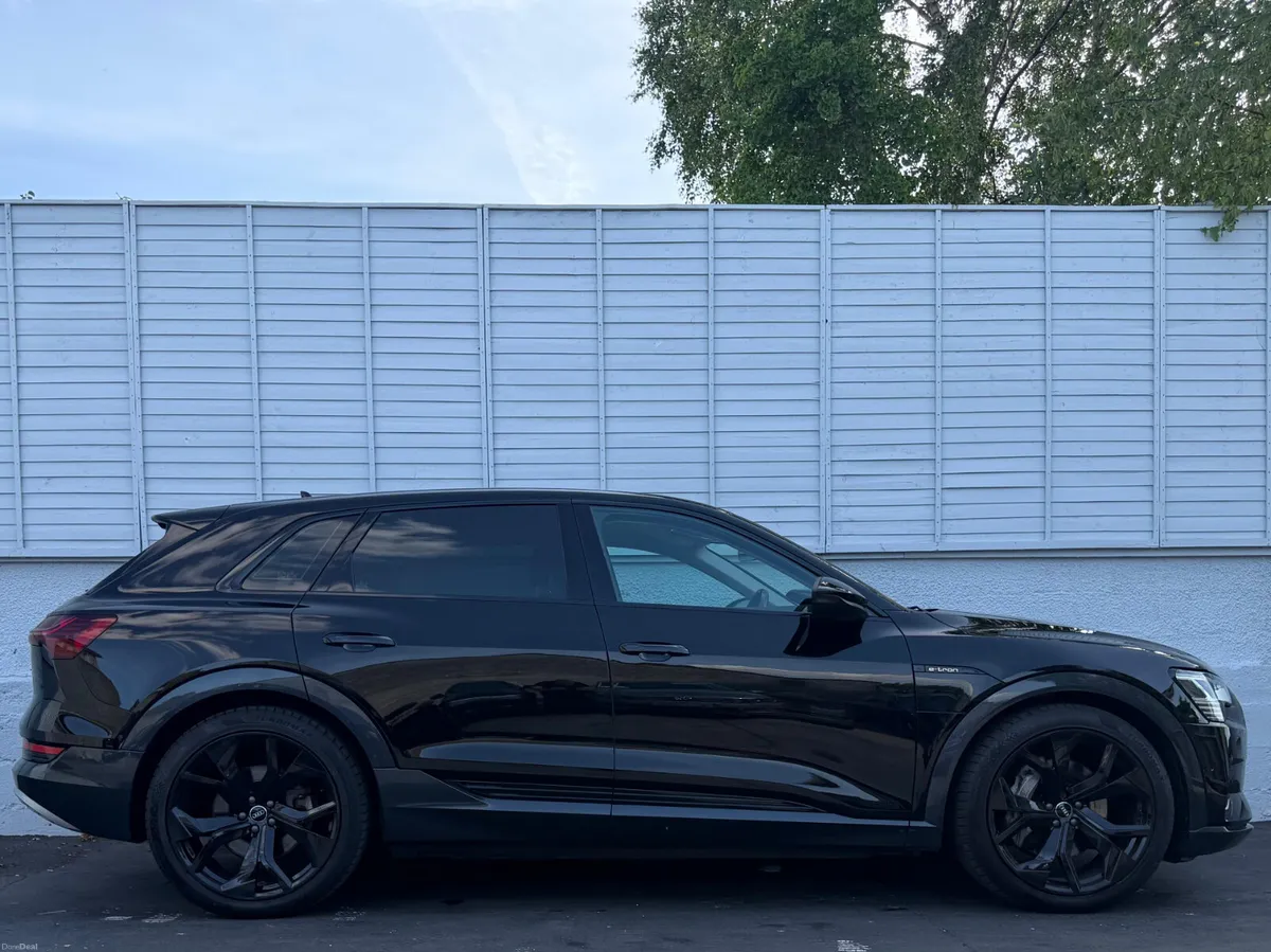 Audi e-tron 2021 / TECHNIK 50 / 22" ALLOYS - Image 2