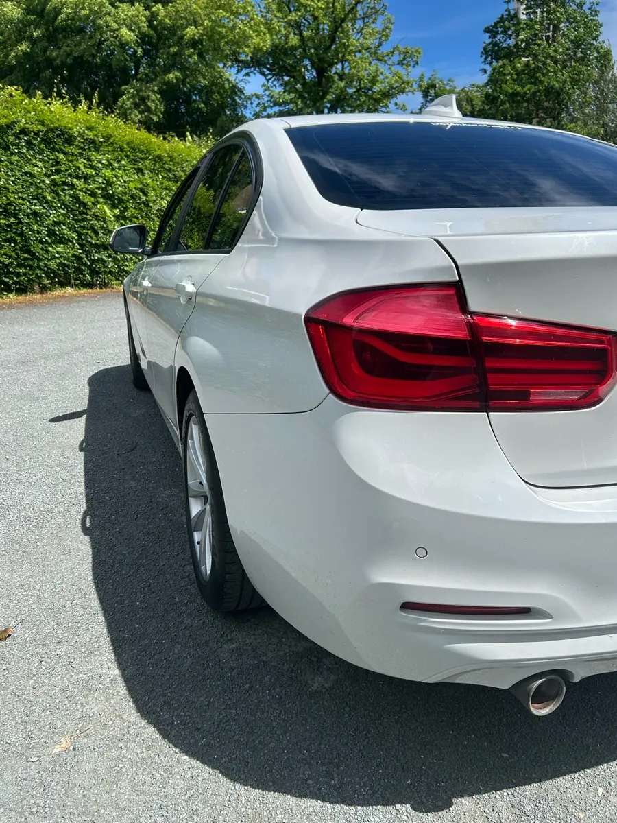 3 Series BMW - Image 3
