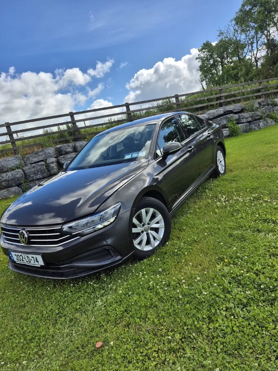 Volkswagen Passat - Image 1