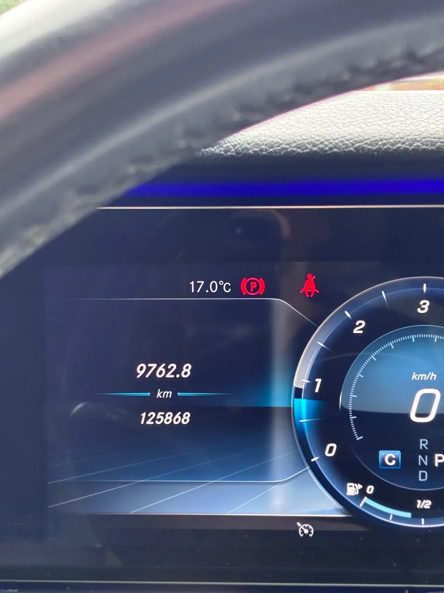 Mercedes-Benz E220d AVANTGARDE 2019 - Image 2