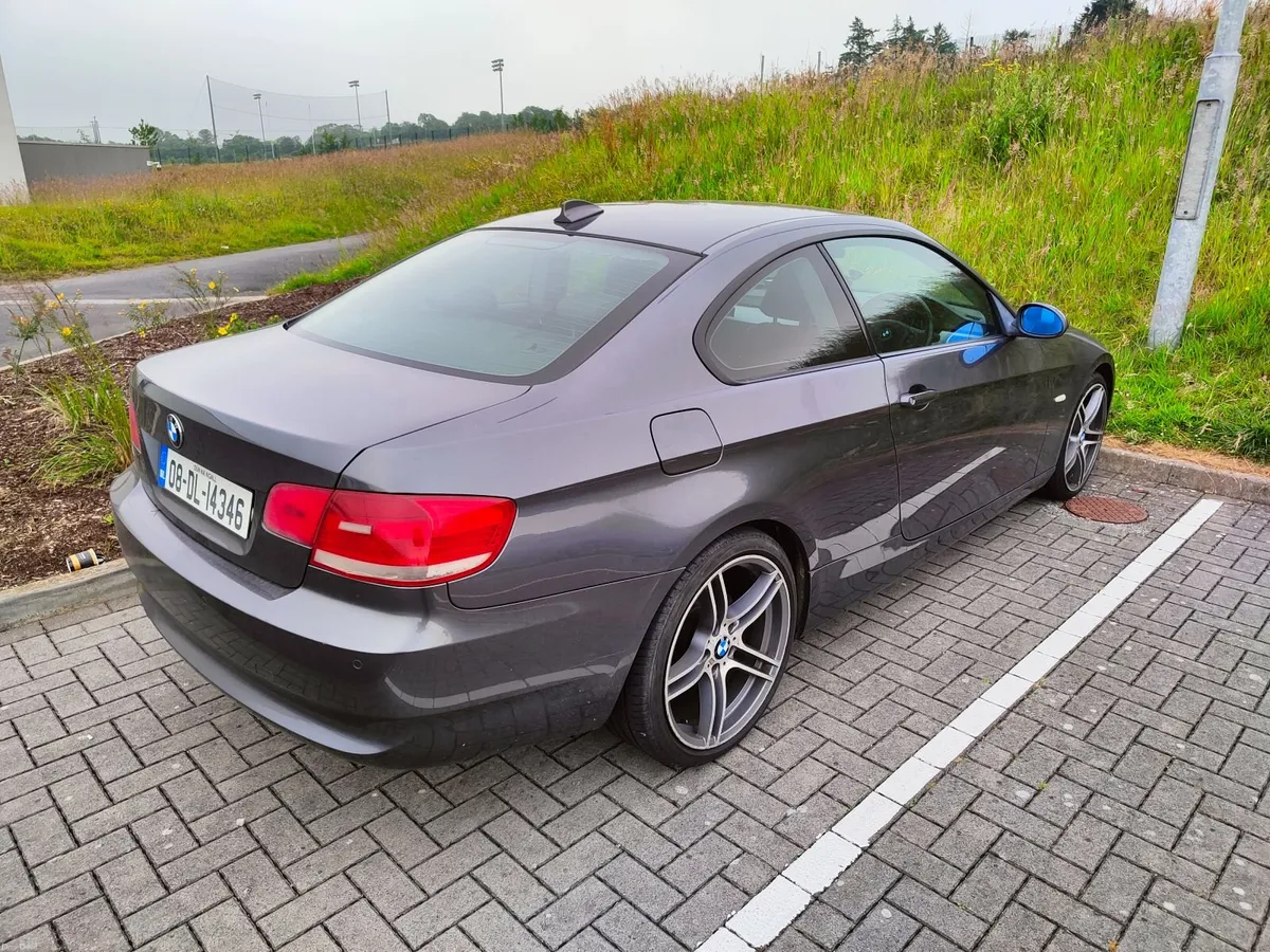 BMW 3-Series 2008 - Image 2
