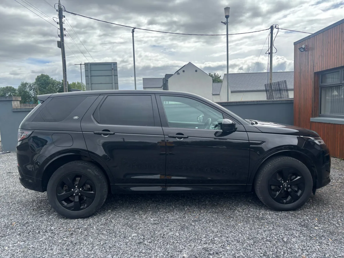 Land Rover Discovery Sport 2023 - Image 6