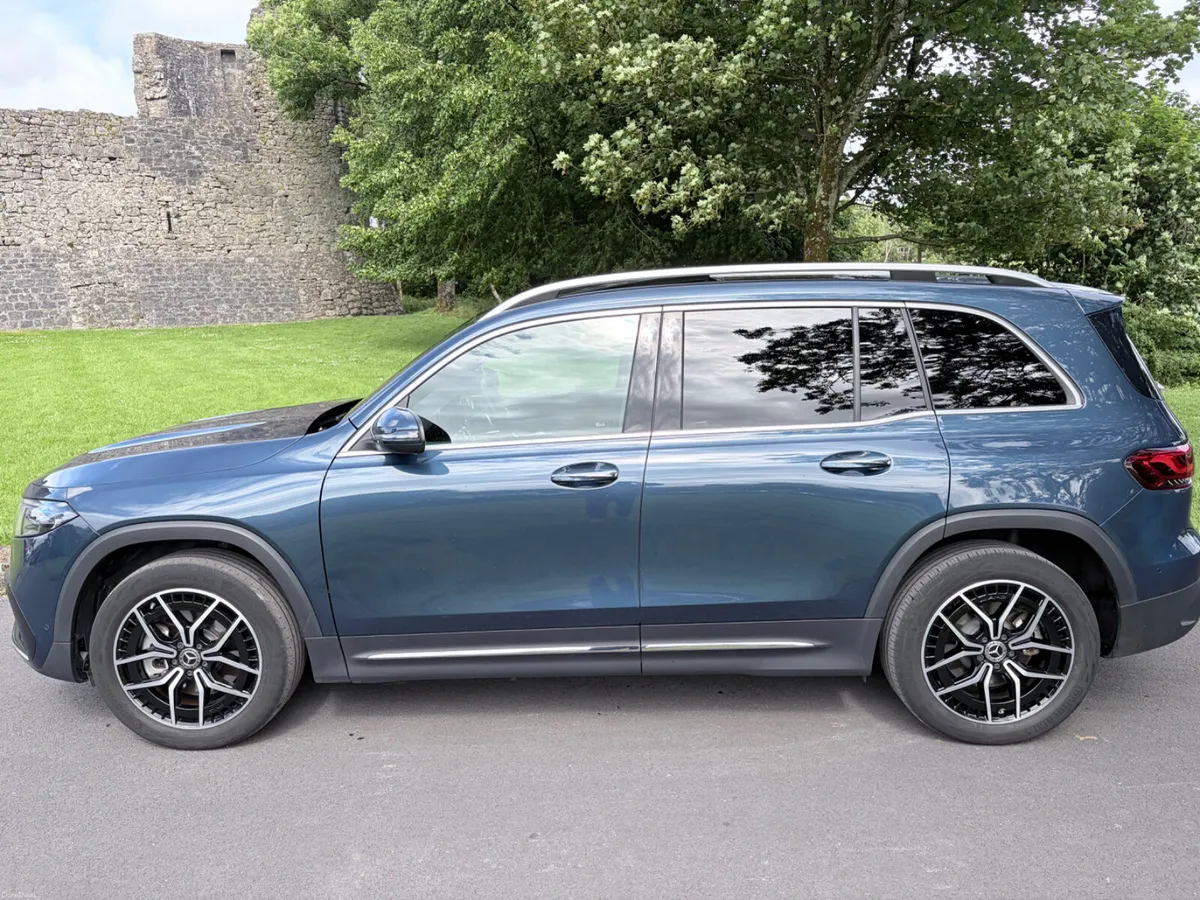 Mercedes-Benz EQB AMG LNE PREMIUM 4 MATIC 7 Seater - Image 4