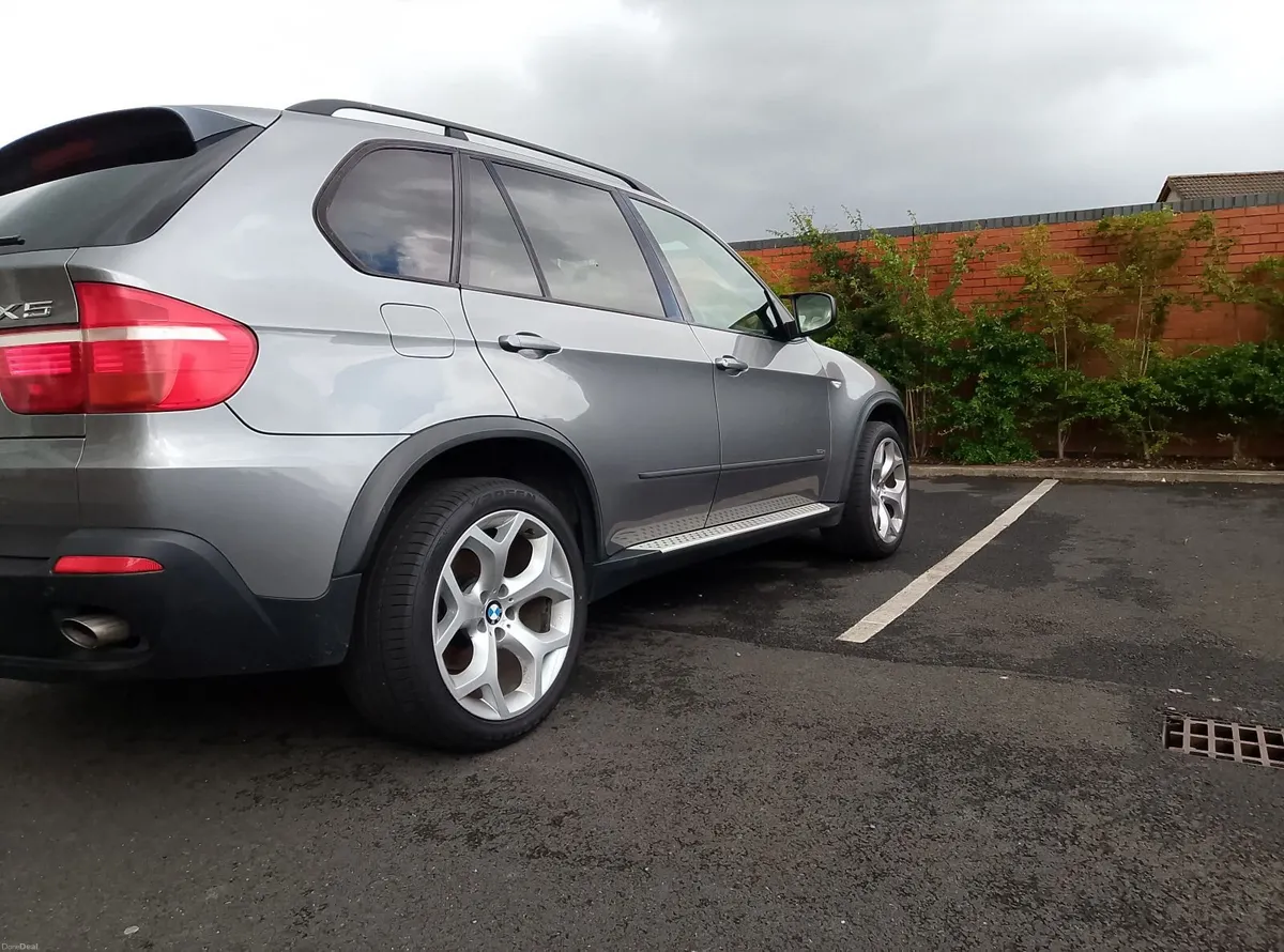 BMW X5 2007 - Image 2