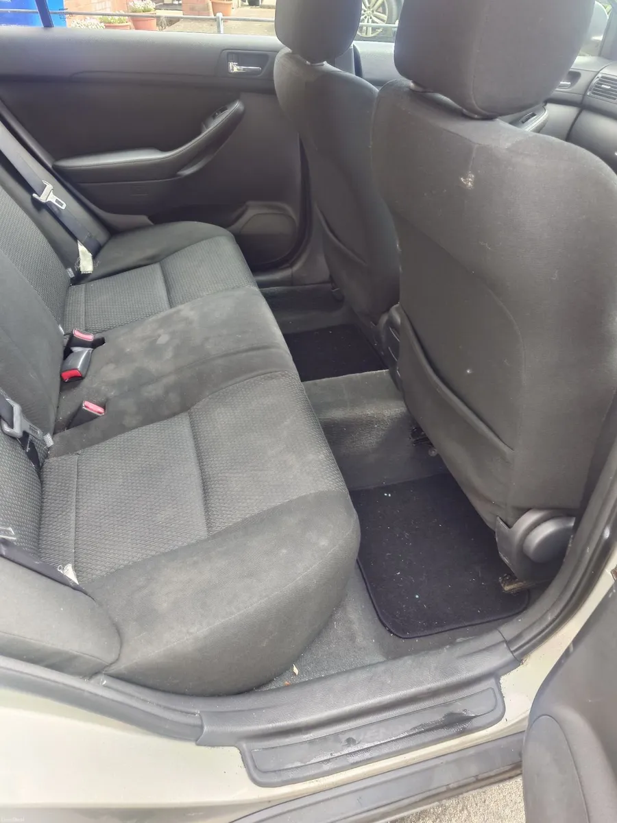 Toyota Avensis 2003 - Image 6