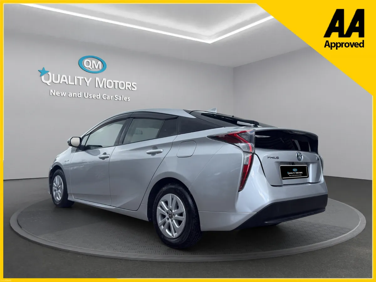 2017 Toyota Prius petrol hybrid (S5) - Image 5